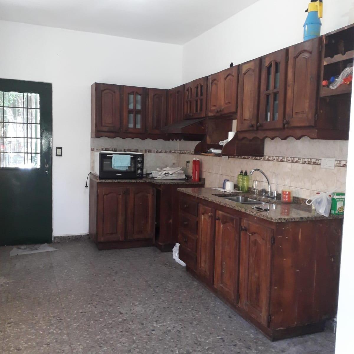 Venta Casa + 8 Departamentos (Con Renta) en Loma Hermosa 4