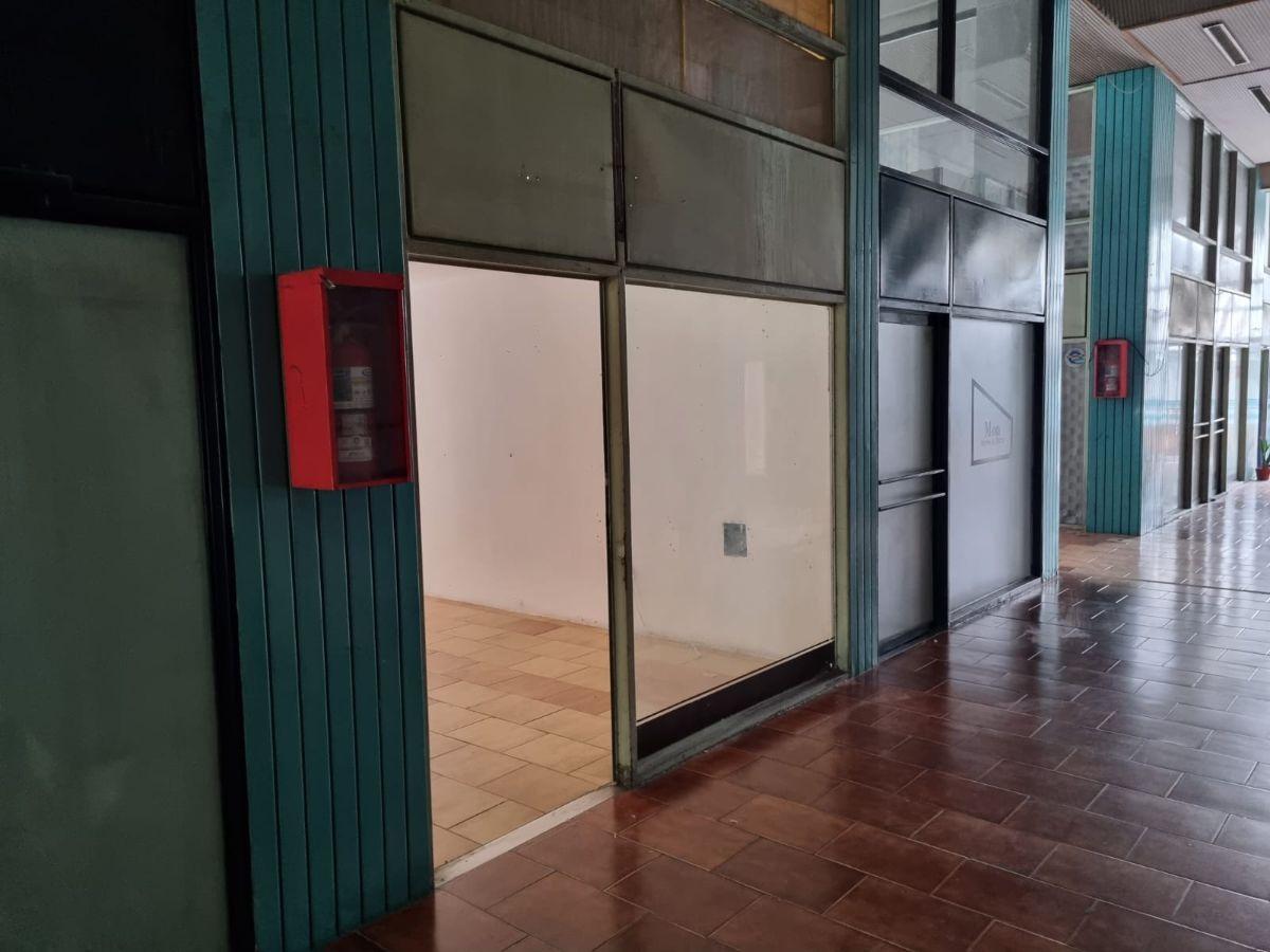 Foto de ALQUILER LOCAL INTERNO FRENTE A PLAZA SAN MARTIN, imagen 5