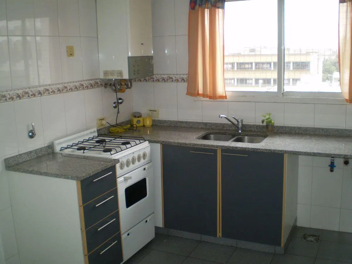 EN ALQUILER 2 ambientes Centro en San Martín 3