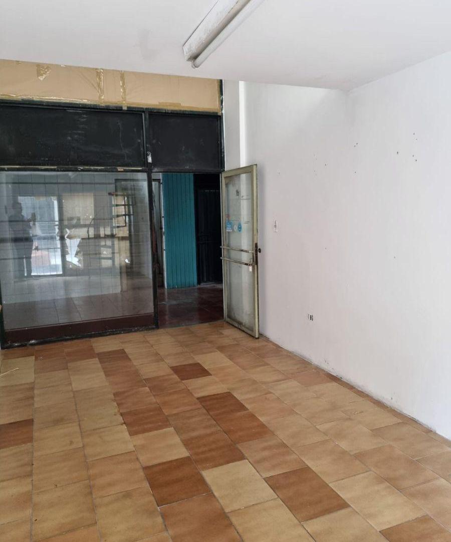 Foto de ALQUILER LOCAL INTERNO FRENTE A PLAZA SAN MARTIN, imagen 3