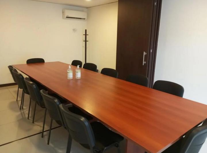 OFICINA EN ALQUILER- CORDON MONTEVIDEO - AMOBLADA- CON COCHERA 1
