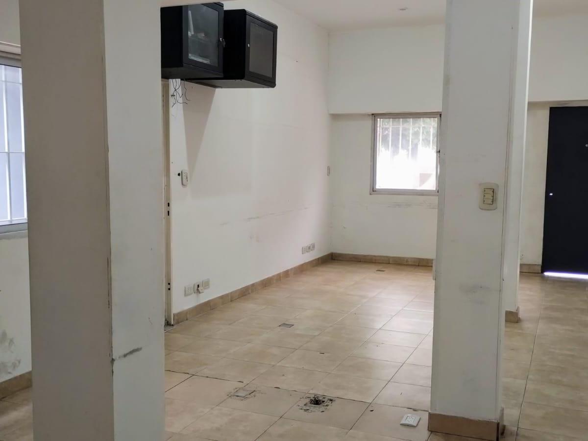 Foto de OFICINA PLANTA BAJA FRENTE, imagen 3