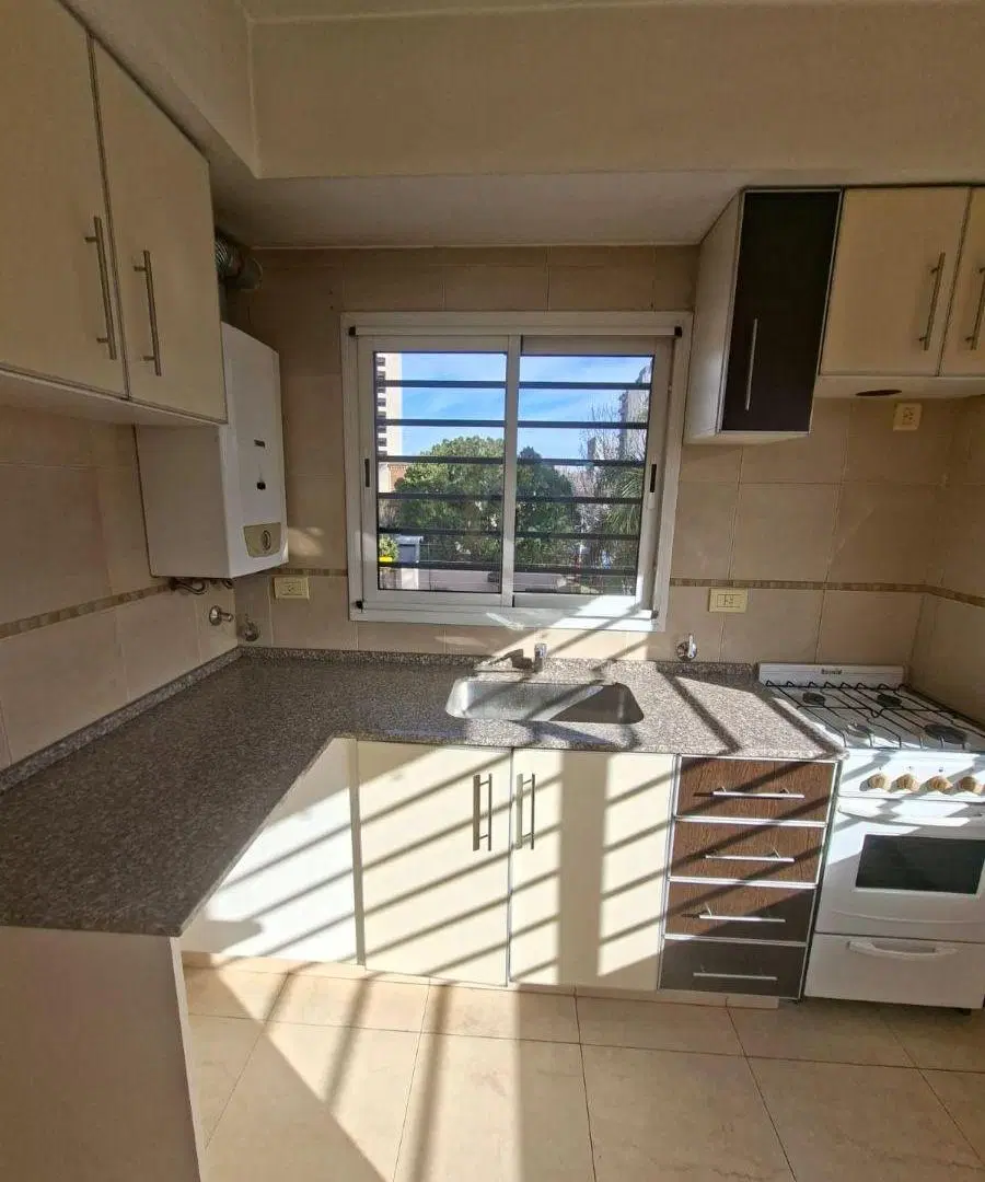 DEPARTAMENTO 2º PISO X ESCALERA 2