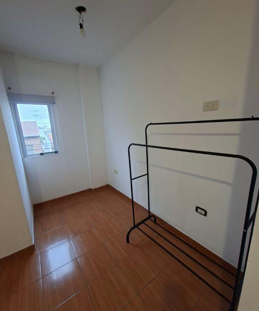 Foto de DEPARTAMENTO 2 AMBIENTES EN DUPLEX CON COCHERA, imagen 3