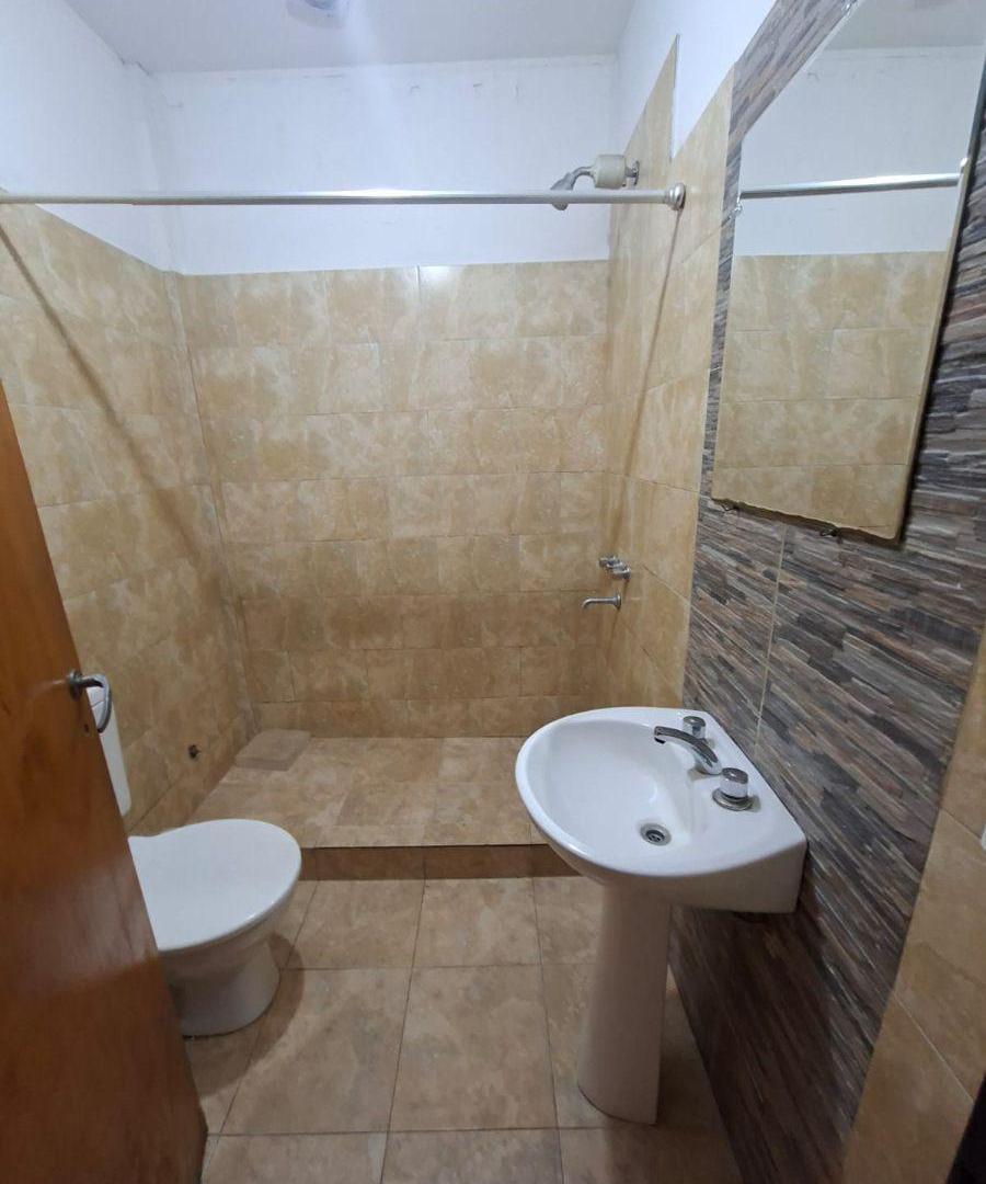 Foto de DEPARTAMENTO 2 AMBIENTES EN DUPLEX CON COCHERA, imagen 4