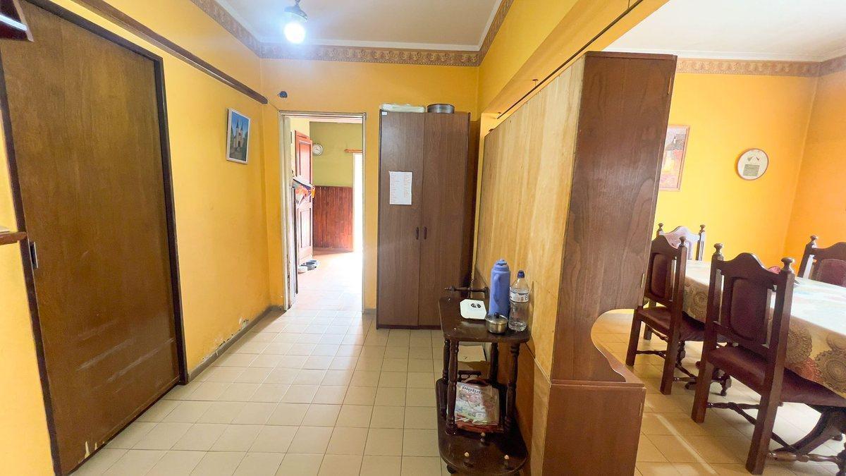 En Venta Amplia Casa Zona Semi Centro 3 Dorm. 3