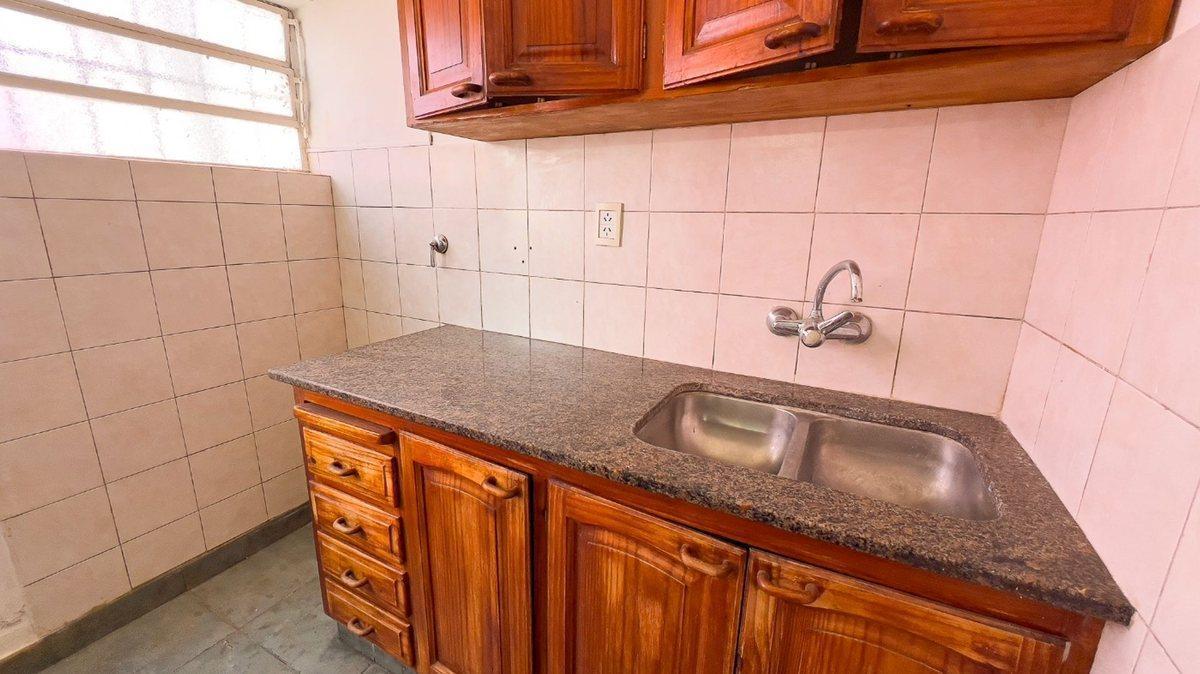 Venta Casa en Esquina Tandil 1