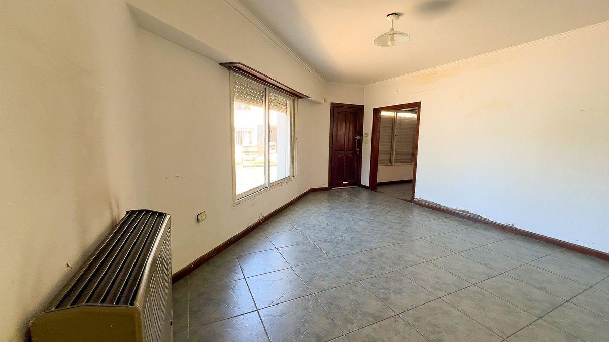 Venta Casa en Esquina Tandil 2