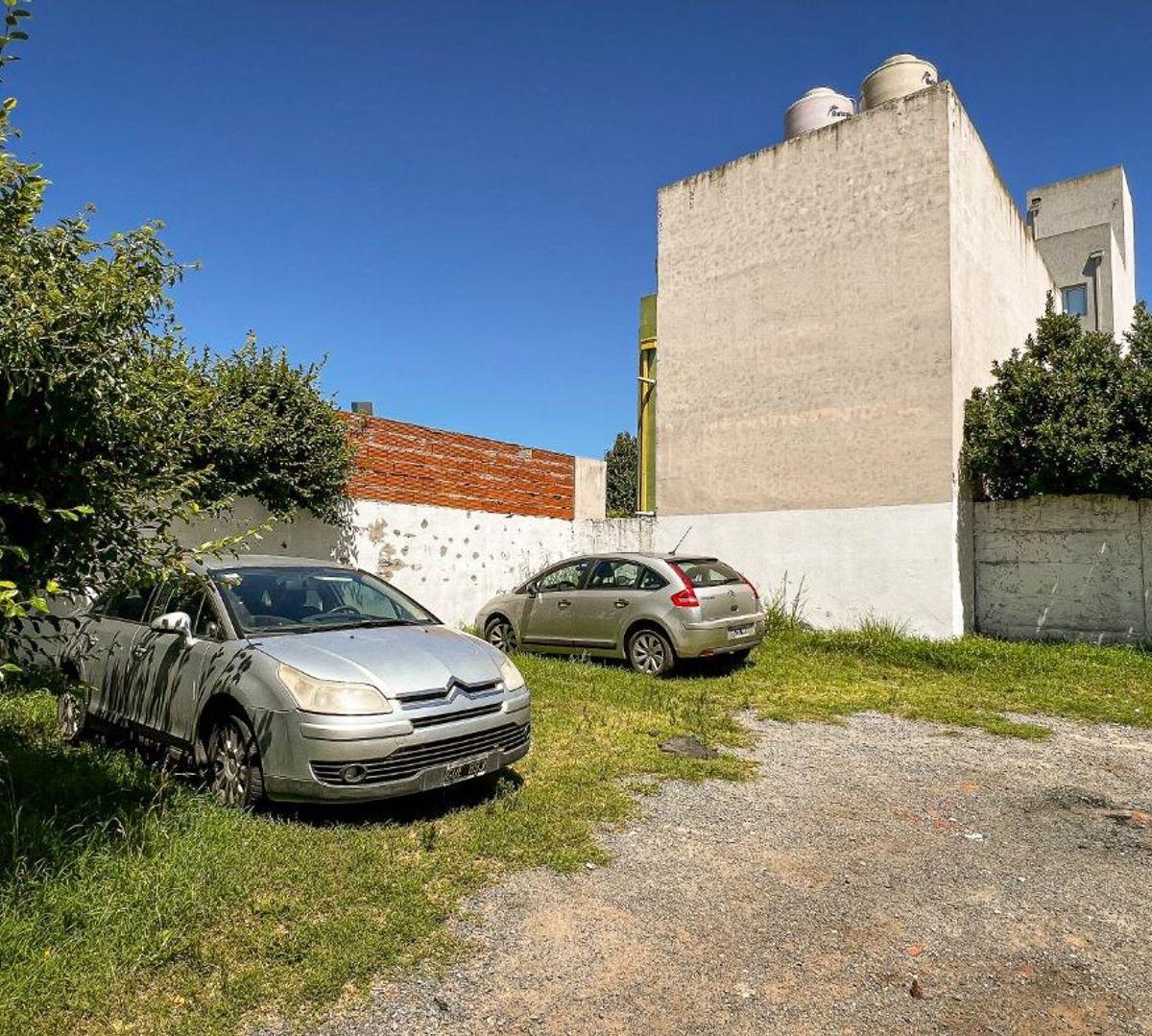 Venta de Duplex 2 Dorm. Semicentrico 3