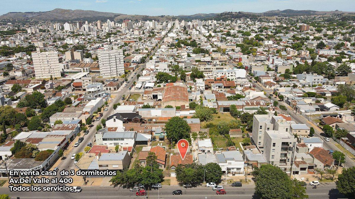 En Venta Casa de 3 Dorm. - Tandil 5