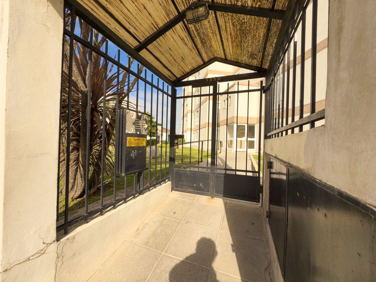 Venta de Departamento Dos Dorm. Semicentrico 3