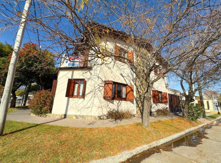 EN VENTA CASA BARRIO CERRITO TANDIL 3