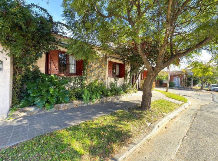 EN VENTA CASA BARRIO CERRITO TANDIL 1