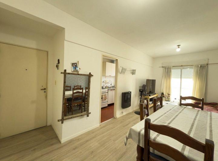 VENTA DE DEPARTAMENTO DOS DORMITORIOS SEMICENTRICO 4