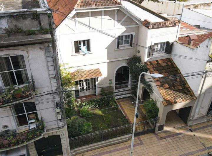 VENTA CASA 3 DORMITORIOS EN EL CENTRO DE TANDIL 1
