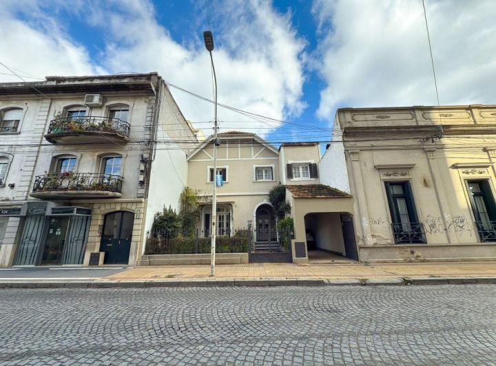 VENTA CASA 3 DORMITORIOS EN EL CENTRO DE TANDIL 2