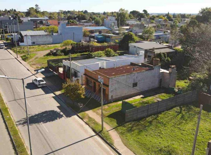 VENTA CASA A REFACCIONAR - AV LUNGHI 2000 - TANDIL 5