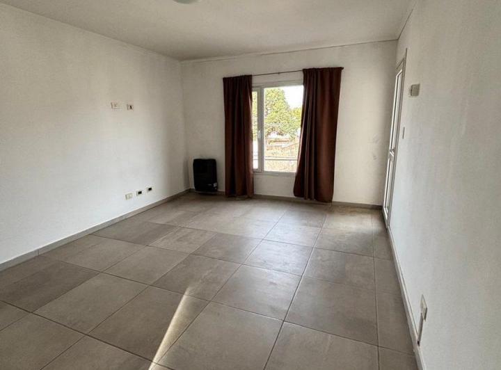 Depto en Alquiler - Calle Arana 3