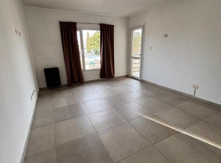 Depto en Alquiler - Calle Arana 4
