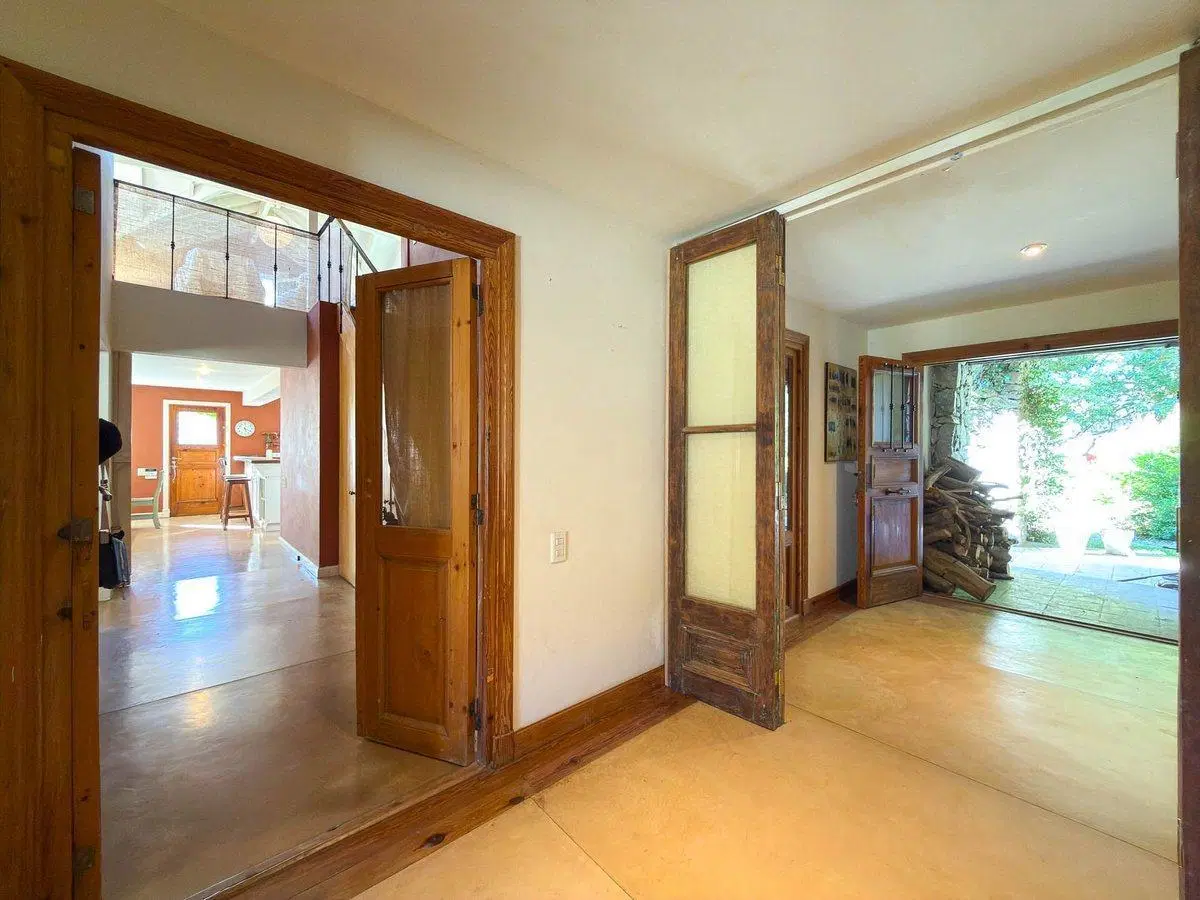 EXCELENTE CASA EN VENTA CON PILETA BARRIO GOLF 2