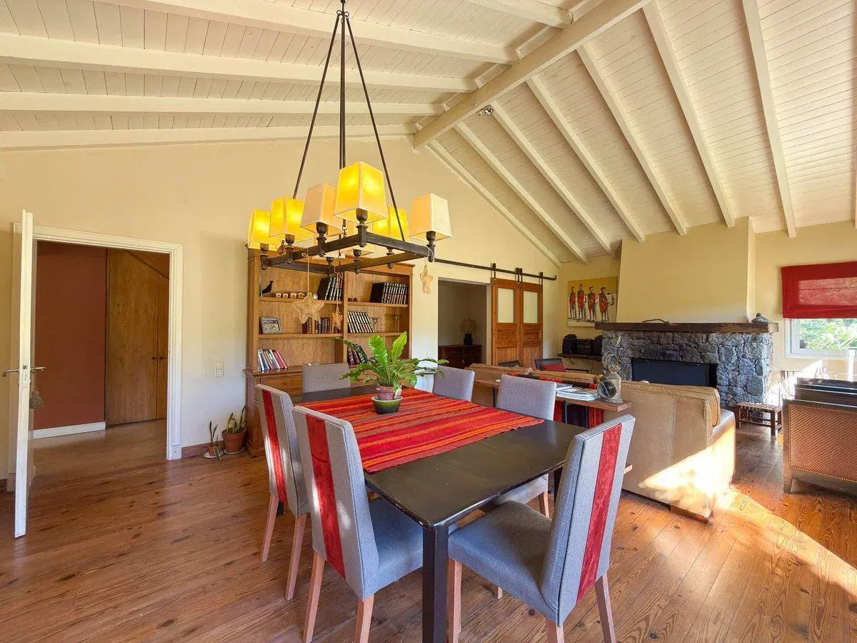 EXCELENTE CASA EN VENTA CON PILETA BARRIO GOLF 5