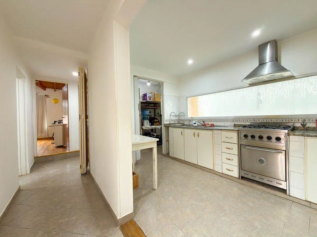 VENTA CASA MÁS 2 DEPARTAMENTOS ZONA LAGO 5