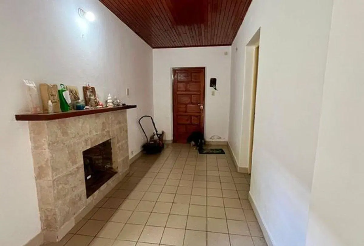 CASA EN VENTA DE DOS HABITACIONES EN AZUL 2