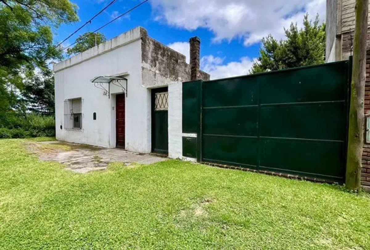 CASA EN VENTA DE DOS HABITACIONES EN AZUL 3
