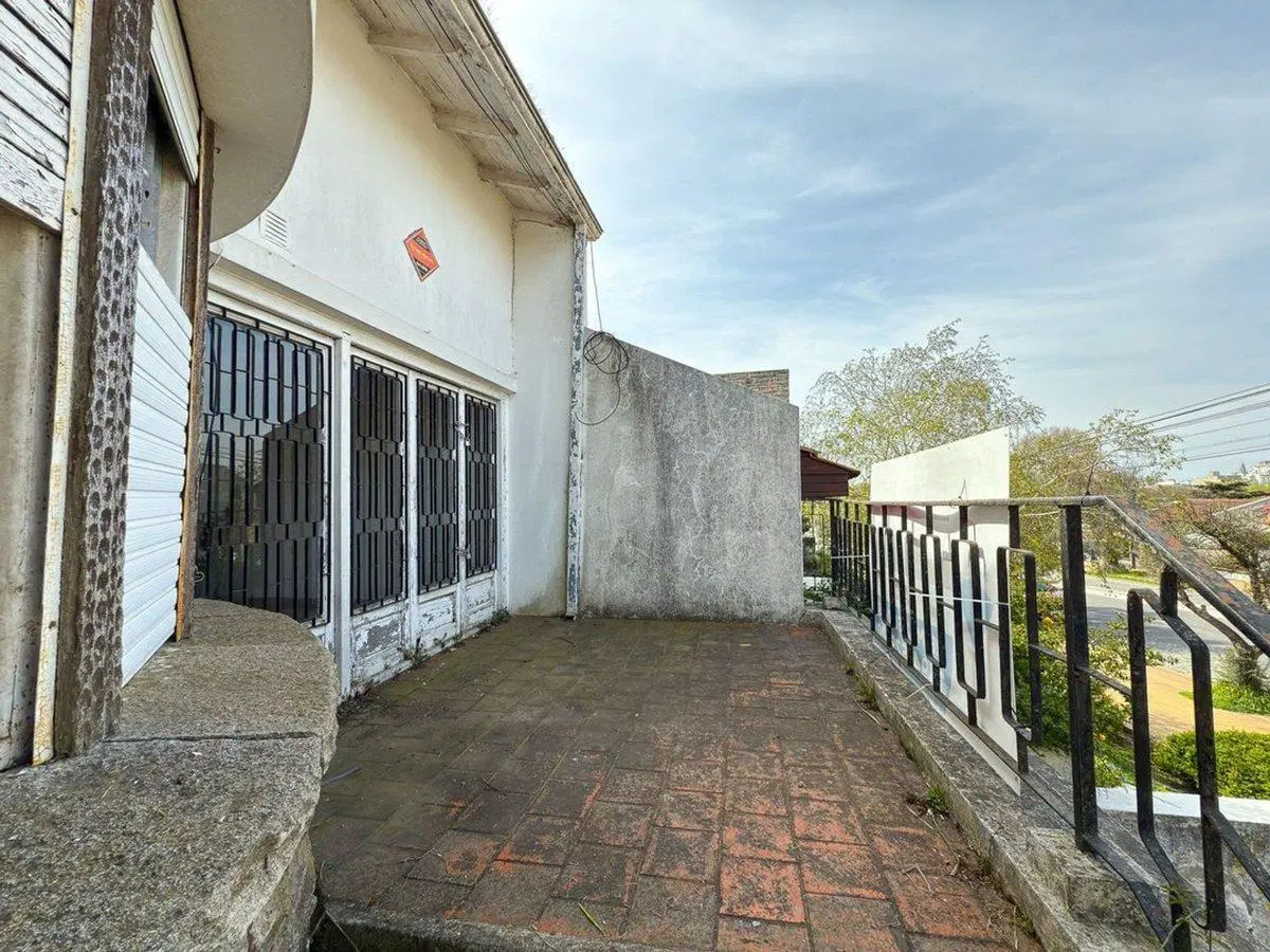 EN VENTA AMPLIA CASA A RECICLAR ZONA CALVARIO 5