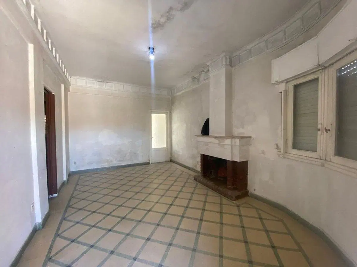 EN VENTA AMPLIA CASA A RECICLAR ZONA CALVARIO 4