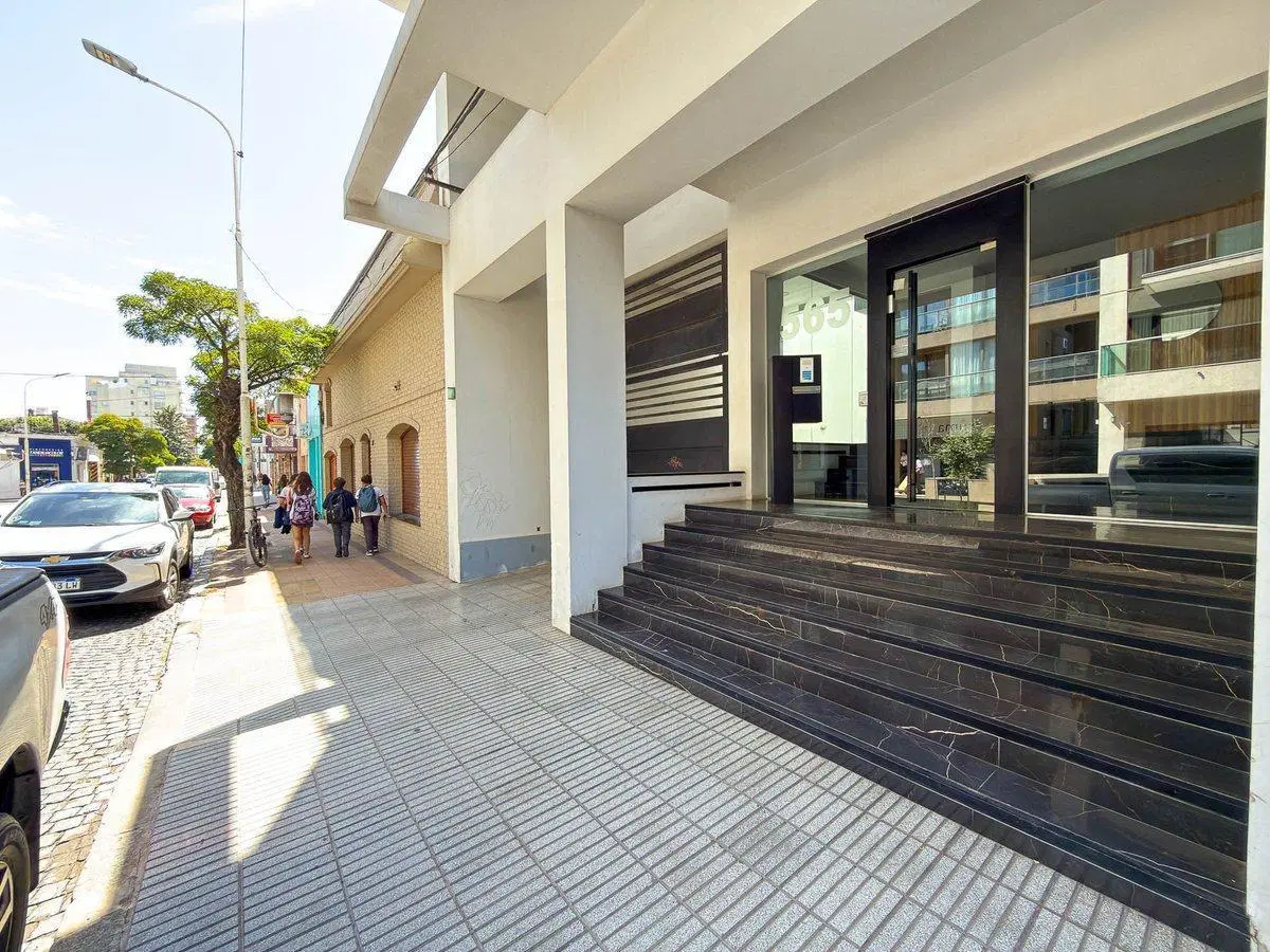 VENTA DEPARTAMENTO DE 2 DORMITORIOS TANDIL CENTRO 2
