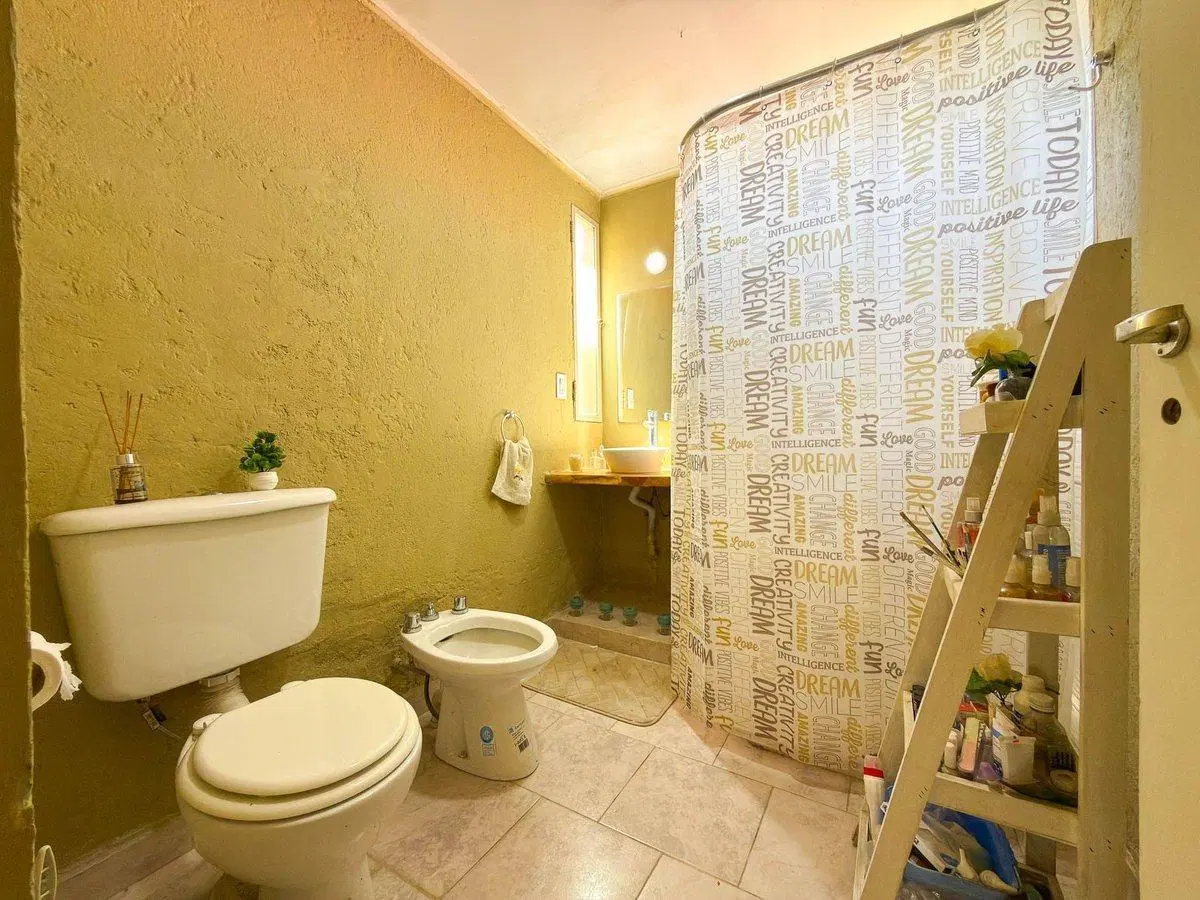 CASA EN VENTA CON PILETA EN AZUL, BUENOS AIRES 5
