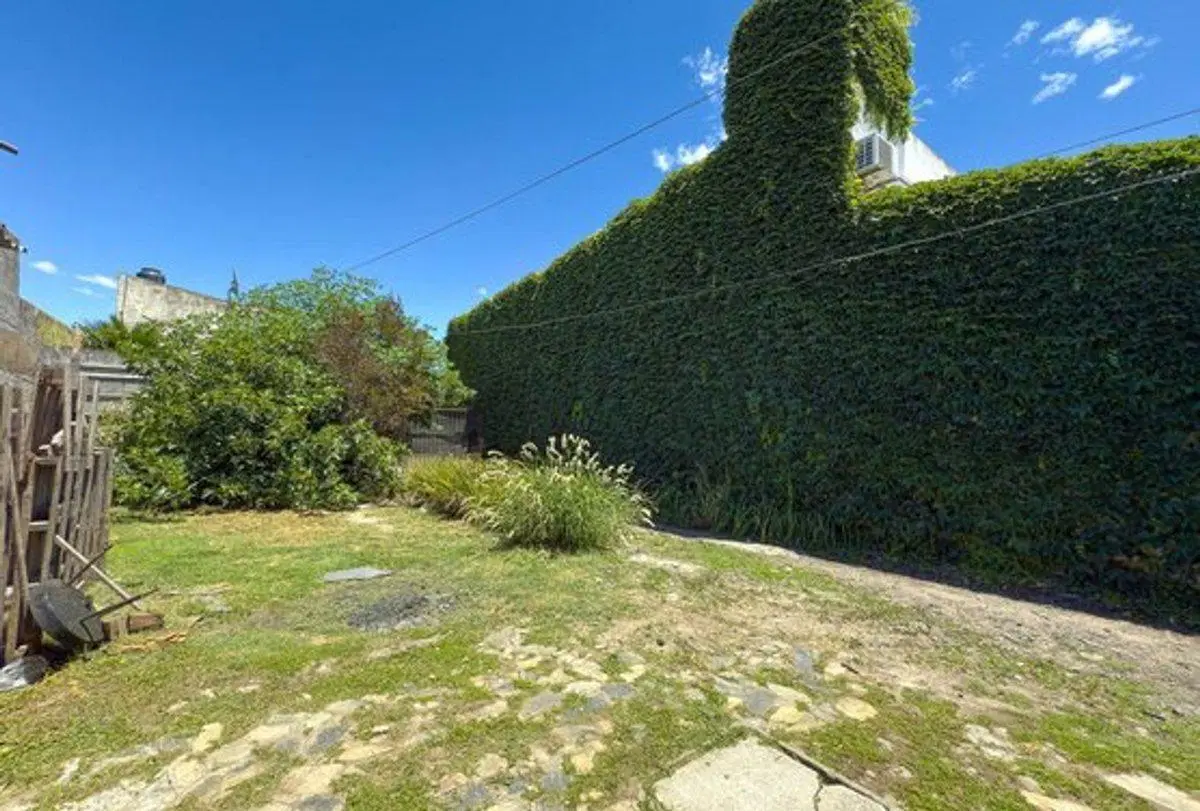 LOTE EN VENTA CON DOS VIVIENDAS Ideal Inversión 4