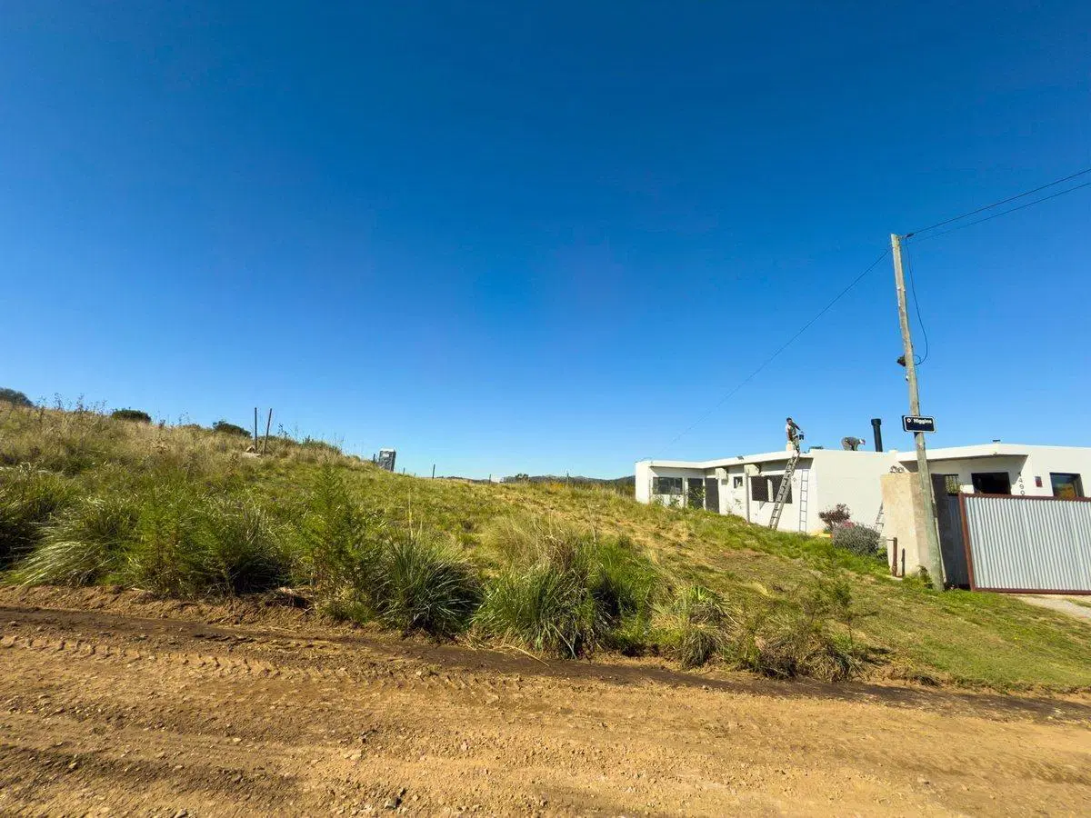 EN VENTA AMPLIO LOTE ENTRE SIERRAS TANDIL 4
