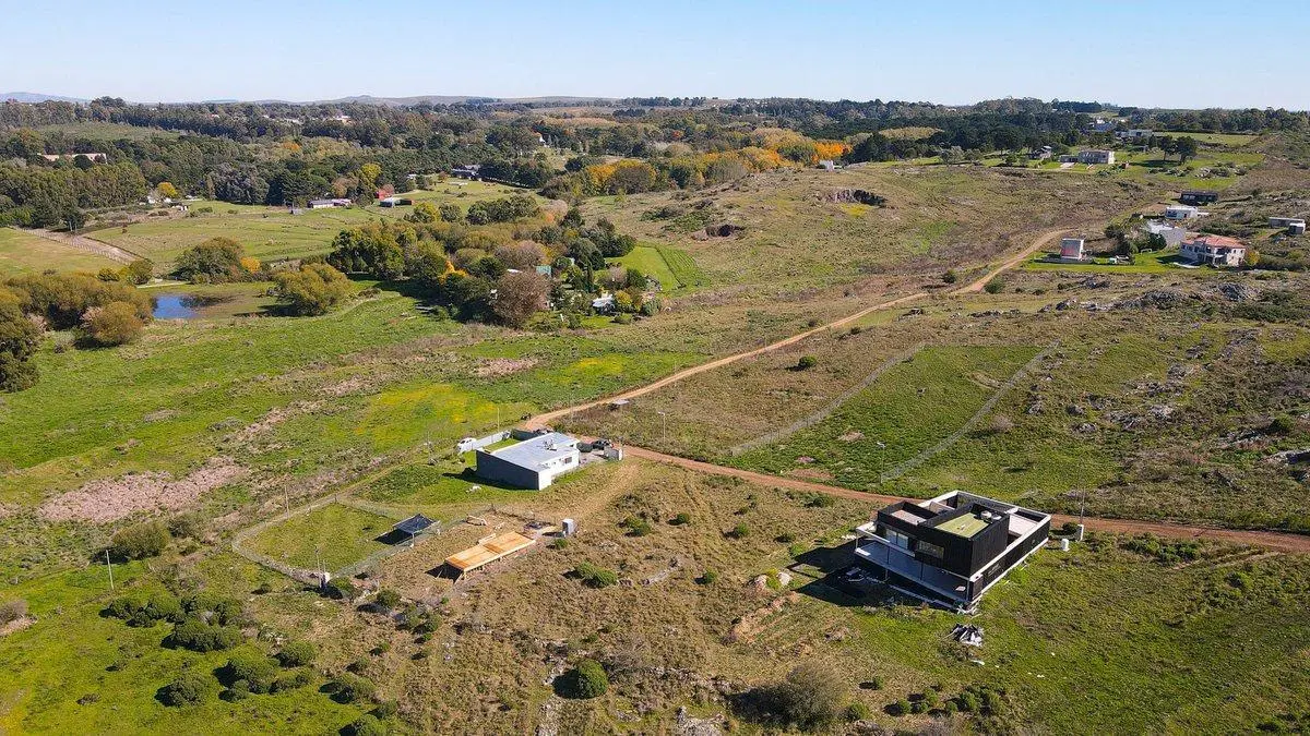 EN VENTA AMPLIO LOTE ENTRE SIERRAS TANDIL 3