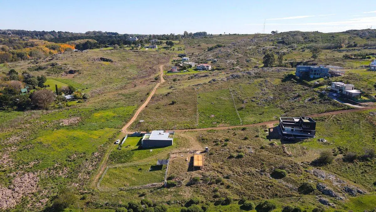EN VENTA AMPLIO LOTE ENTRE SIERRAS TANDIL 5