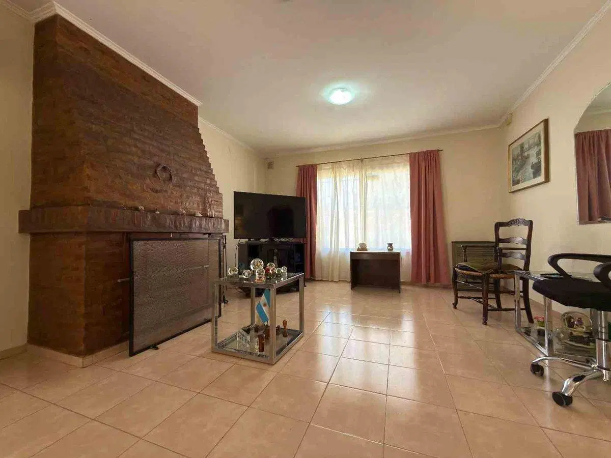 CASA 3 DORMITORIOS AMPLIO JARDIN - TANDIL 5