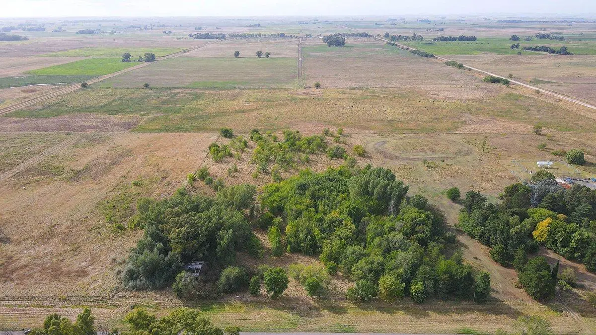 CHACRA EN VENTA DE 5 HECTAREAS EN AZUL 4