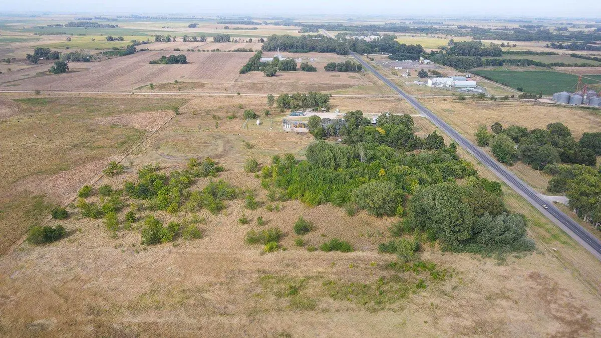 CHACRA EN VENTA DE 5 HECTAREAS EN AZUL 5