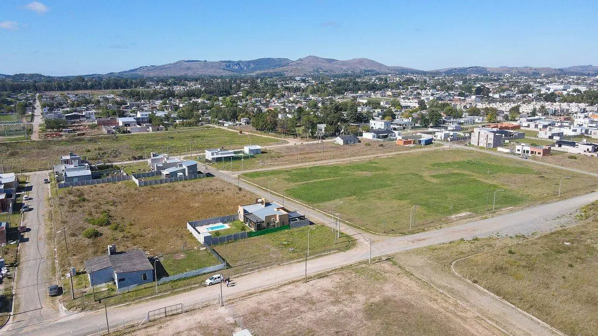 LOTE EN VENTA ZONA HIPODROMO TODOS LOS SERVICIOS 3
