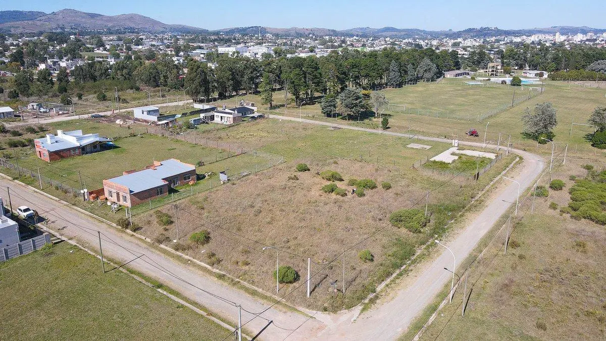 VENTA LOTE -PH ZONA HIPODROMO TODOS LOS SERVICIOS 2