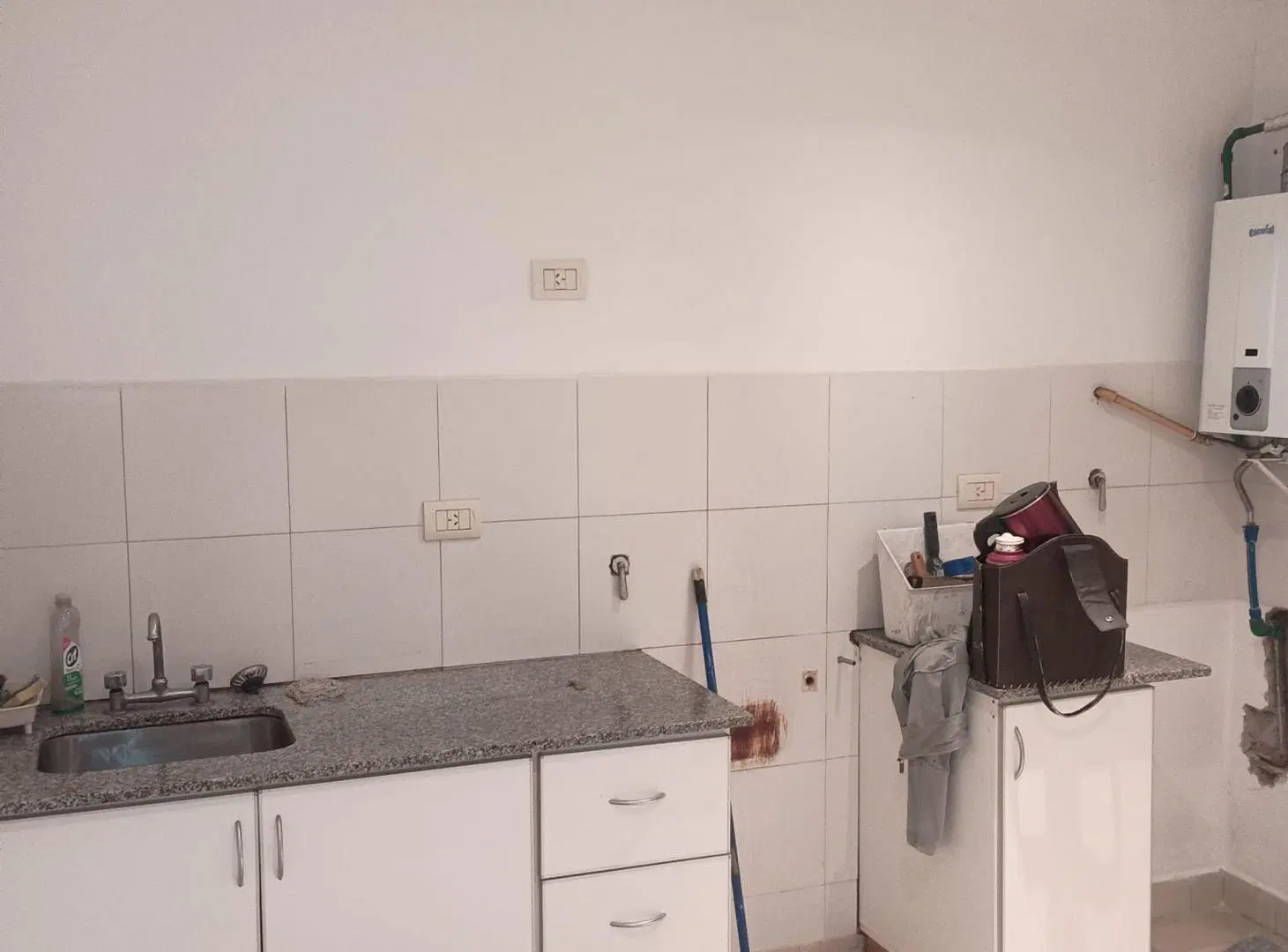 DEPARTAMENTO PLANTA BAJA Y ESTACIONAMIENTO TANDIL 3