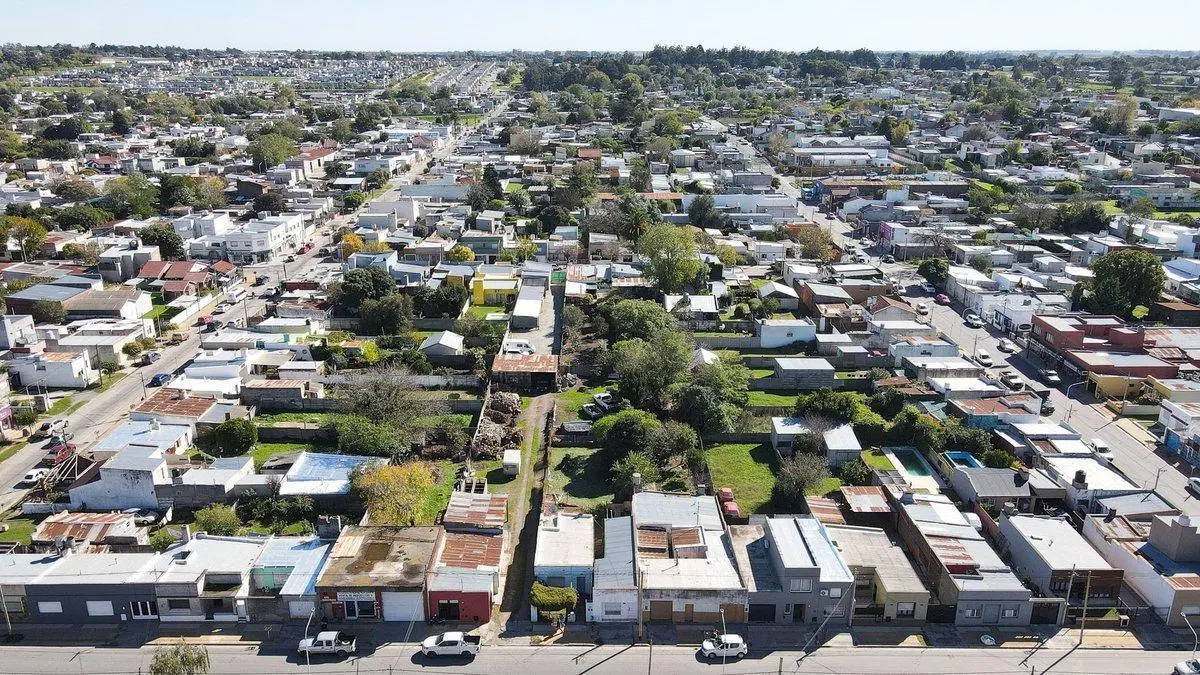 VENTA CASA A RECICLAR Y DTO GRAN LOTE/VILLA ITALIA 4