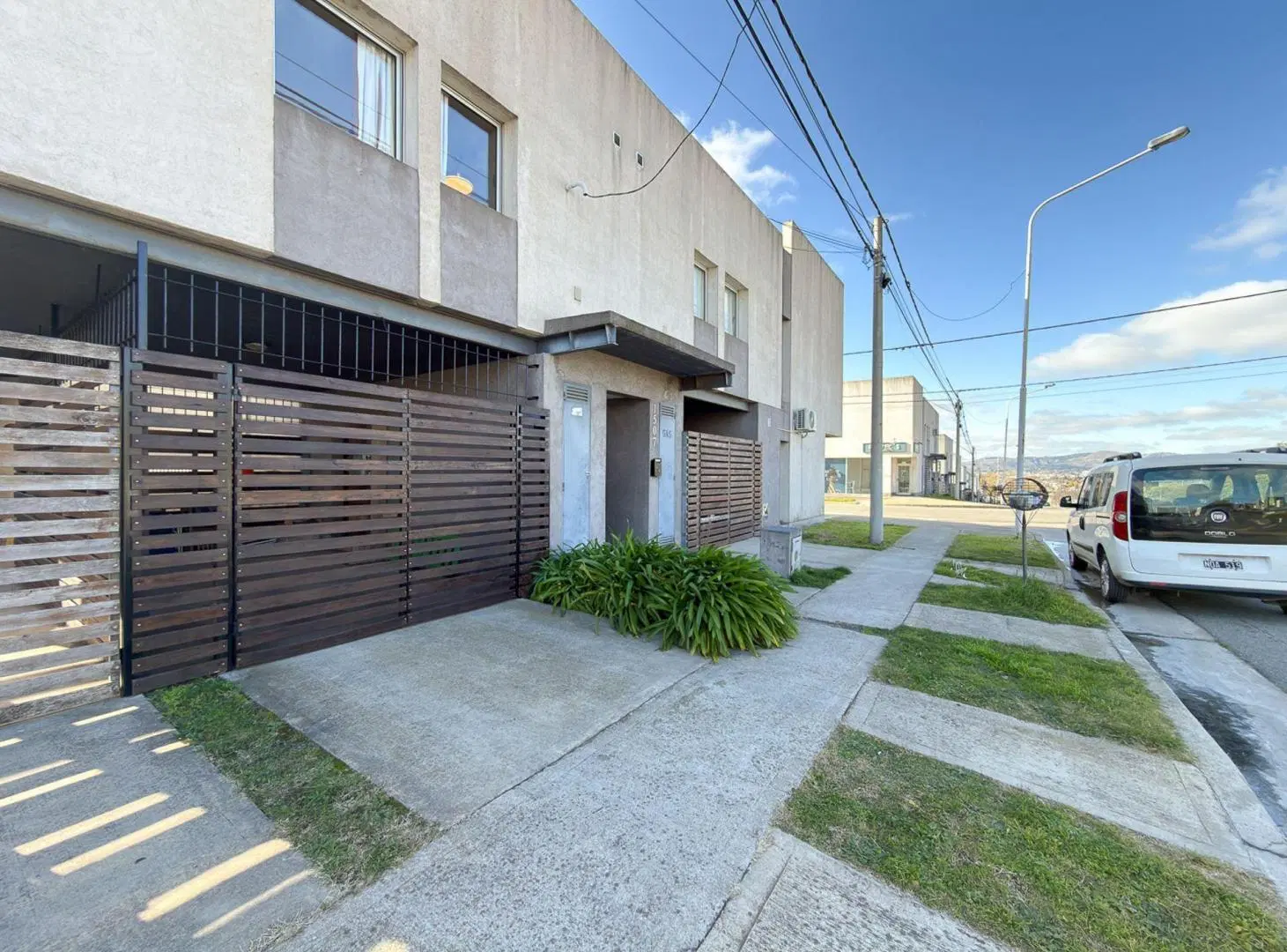 VENTA DUPLEX MODERNO - TANDIL 2