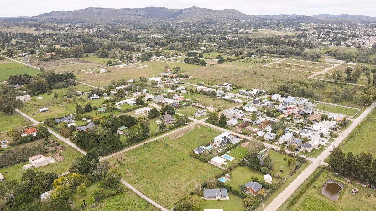 VENTA AMPLIO LOTE ZONA SOCIEDAD RURAL TANDIL 8