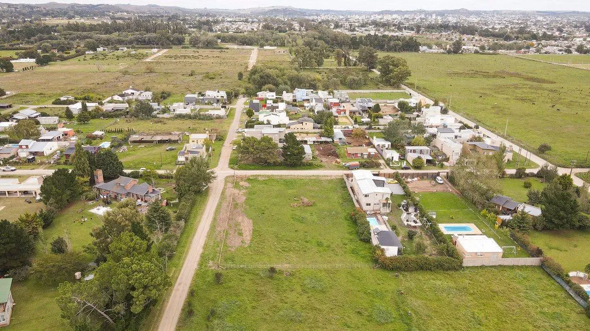 VENTA AMPLIO LOTE ZONA SOCIEDAD RURAL TANDIL 2