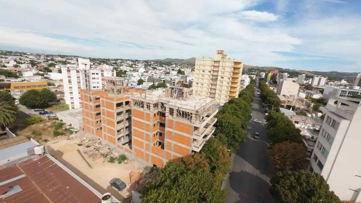 DEPARTAMENTO 1 DORMITORIO VENTA TANDIL SUM PILETA 5