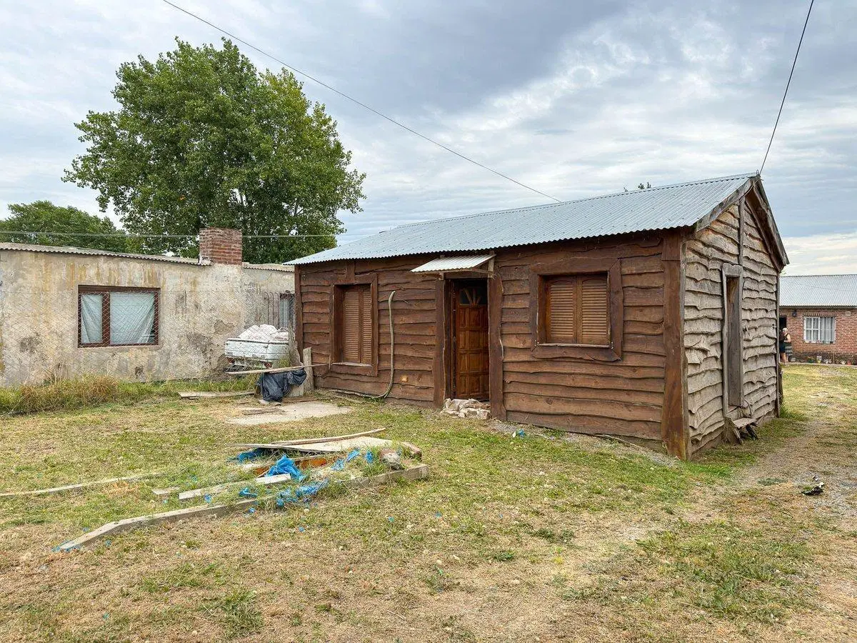 CASA MAS CABAÑA EN VENTA TANDIL 2