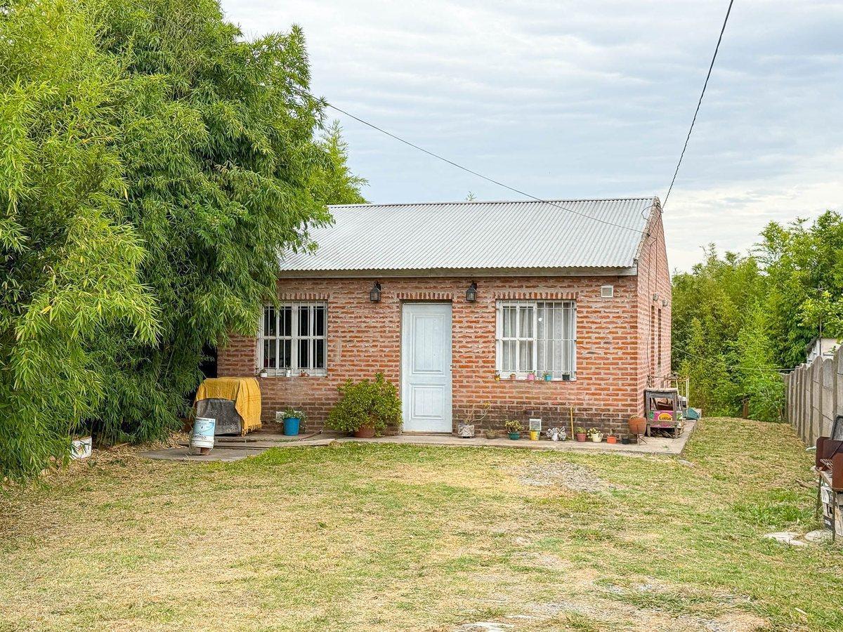 CASA MAS CABAÑA EN VENTA TANDIL
