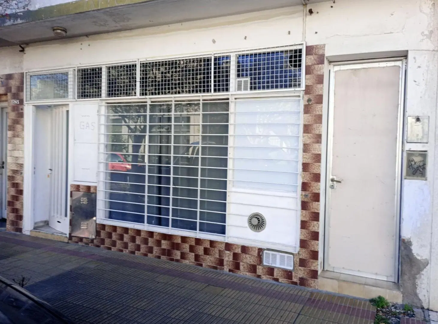 ALQUILER LOCAL COMERCIAL 4